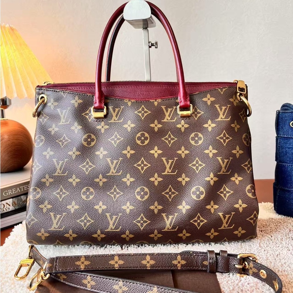 Louis Vuitton Pallas Cluth Neverfull Medium